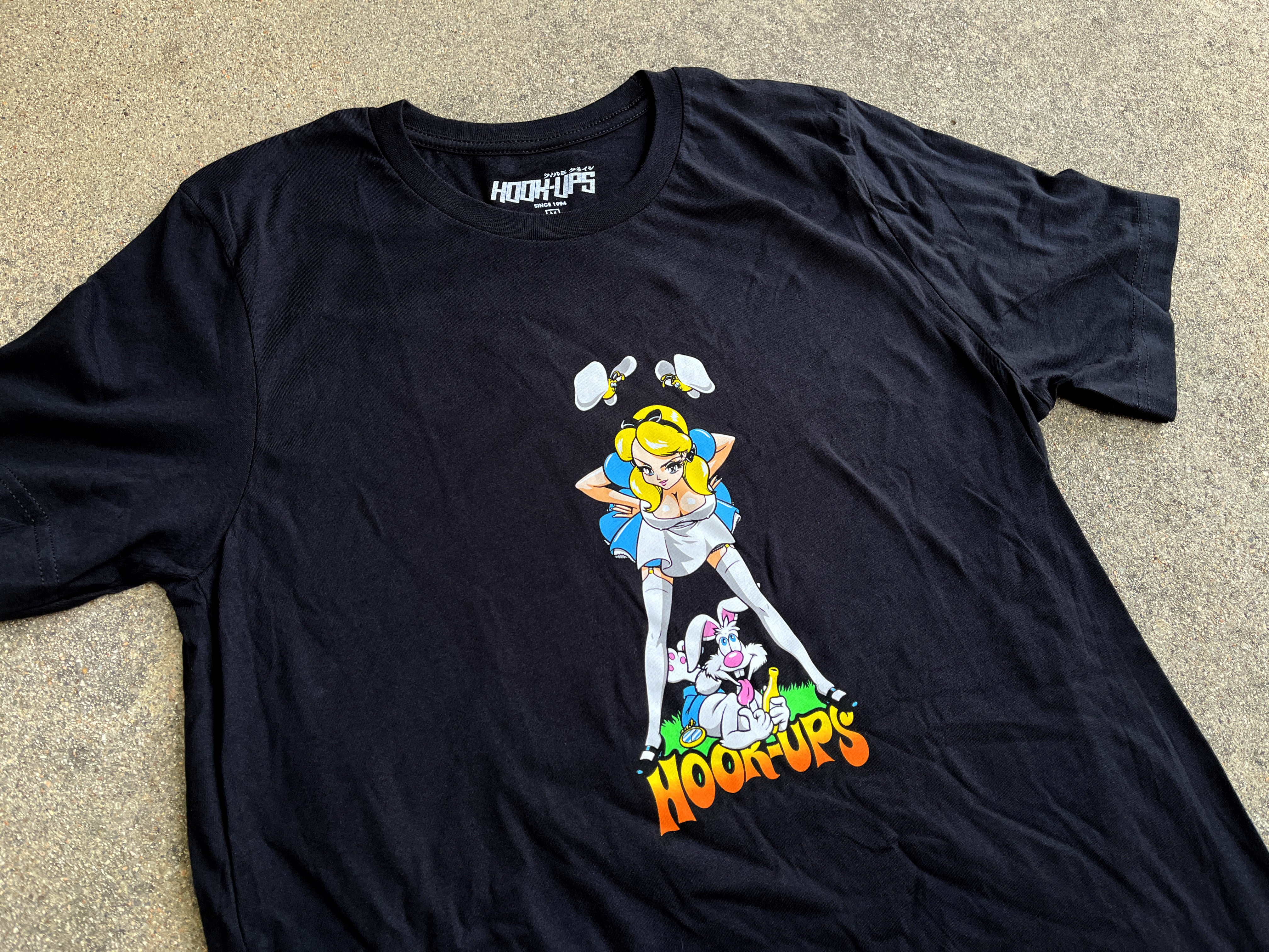 Alice & Friends T-shirt - BLACK - Image 2