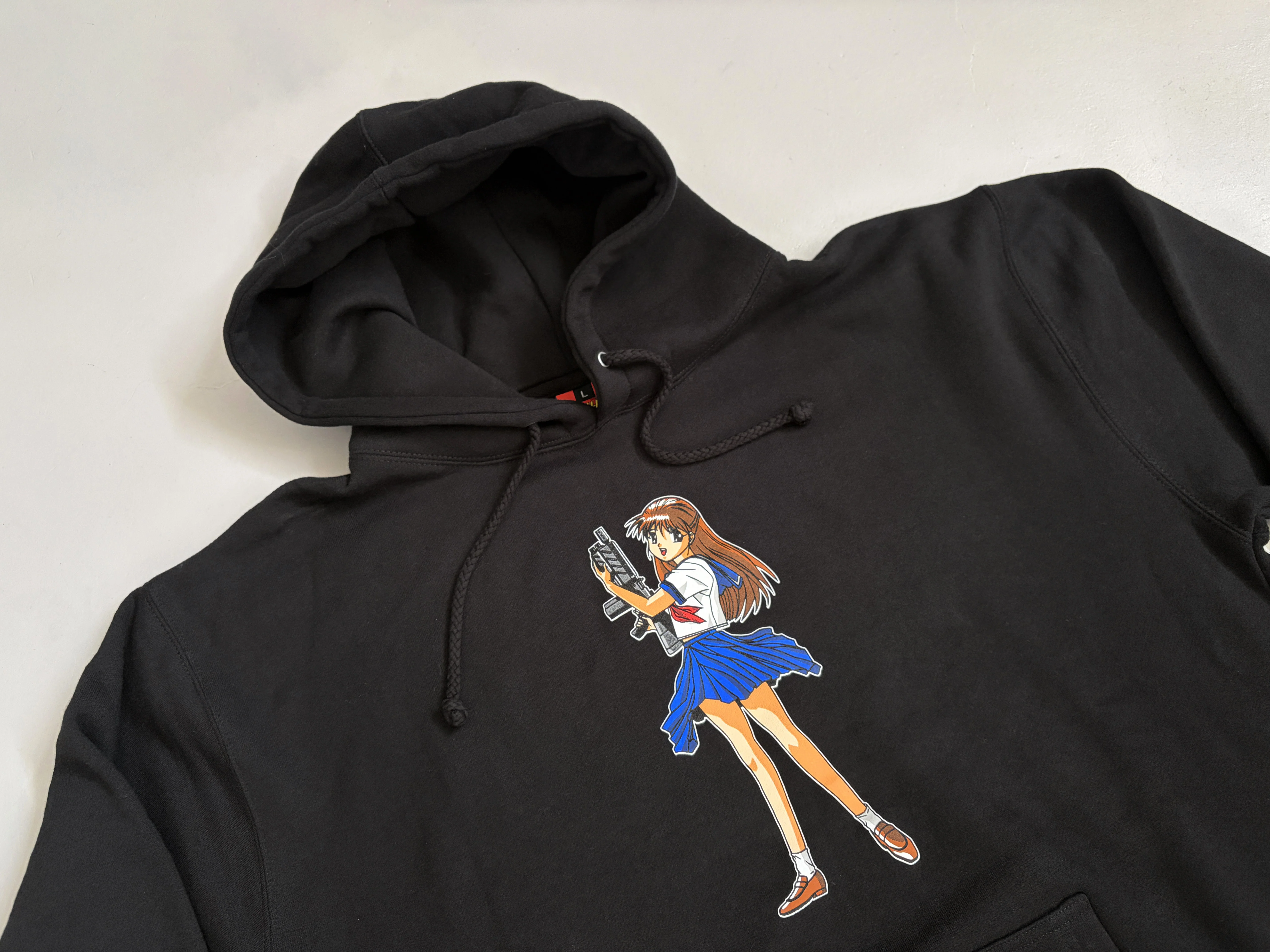 Machine Gun Girl HEAVYWEIGHT HOODED SWEATSHIRT - BLACK - Image 2